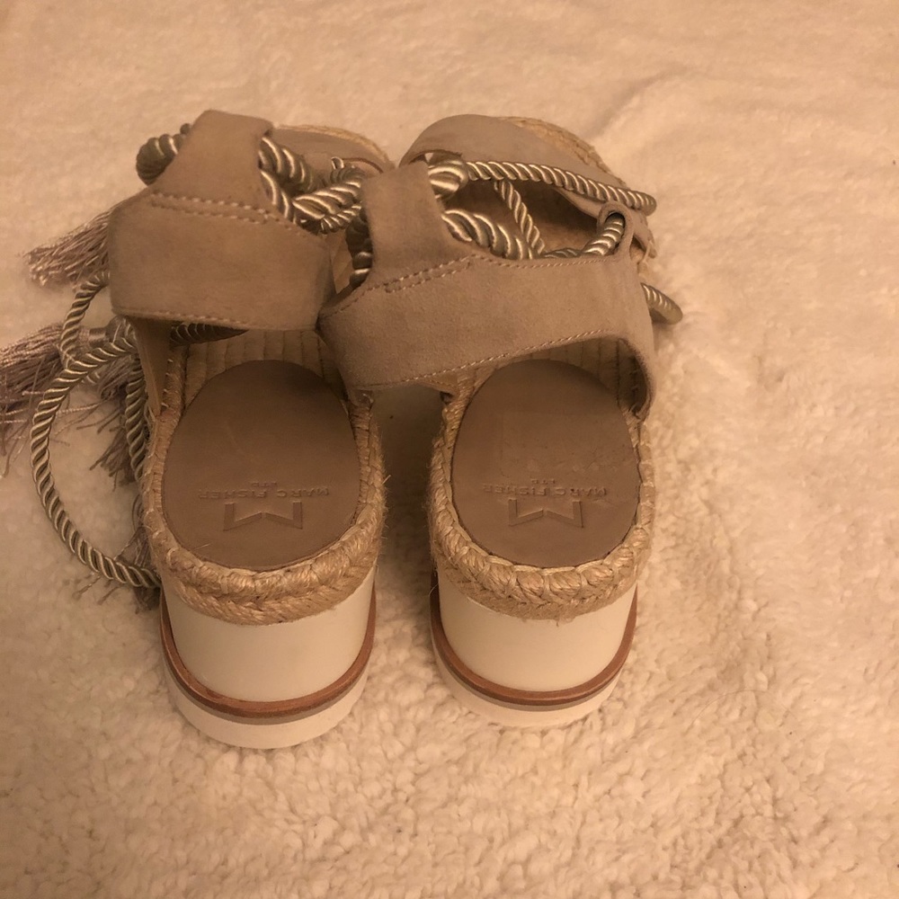 Shoes - Picture 3 of 4